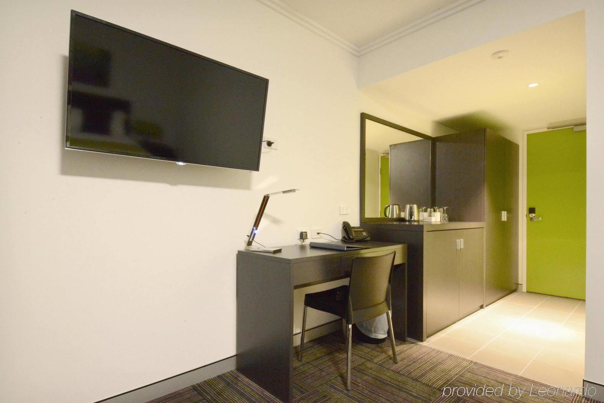 Mackay Oceanside Central Hotel Official Екстериор снимка