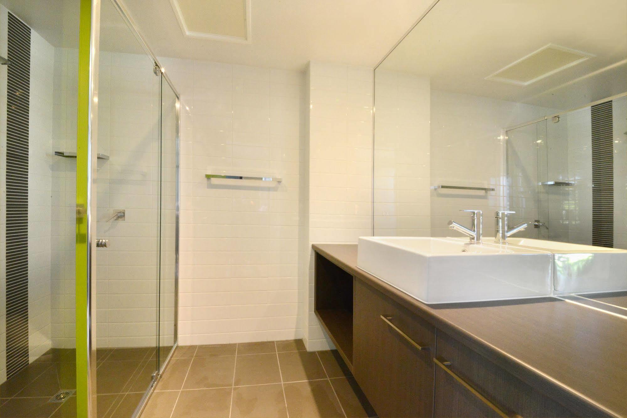 Mackay Oceanside Central Hotel Official Екстериор снимка