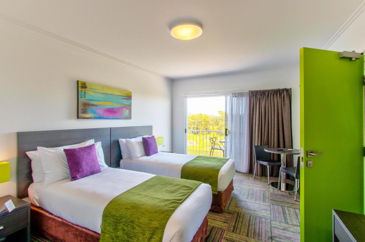 Mackay Oceanside Central Hotel Official Екстериор снимка